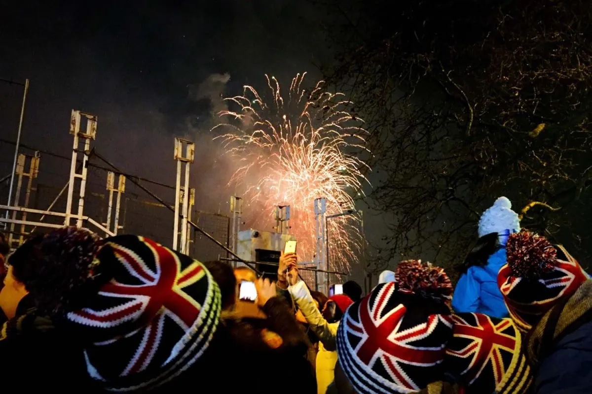 Big Displays, Small Prices: diamond fireworks and manchester fireworks in Manchester